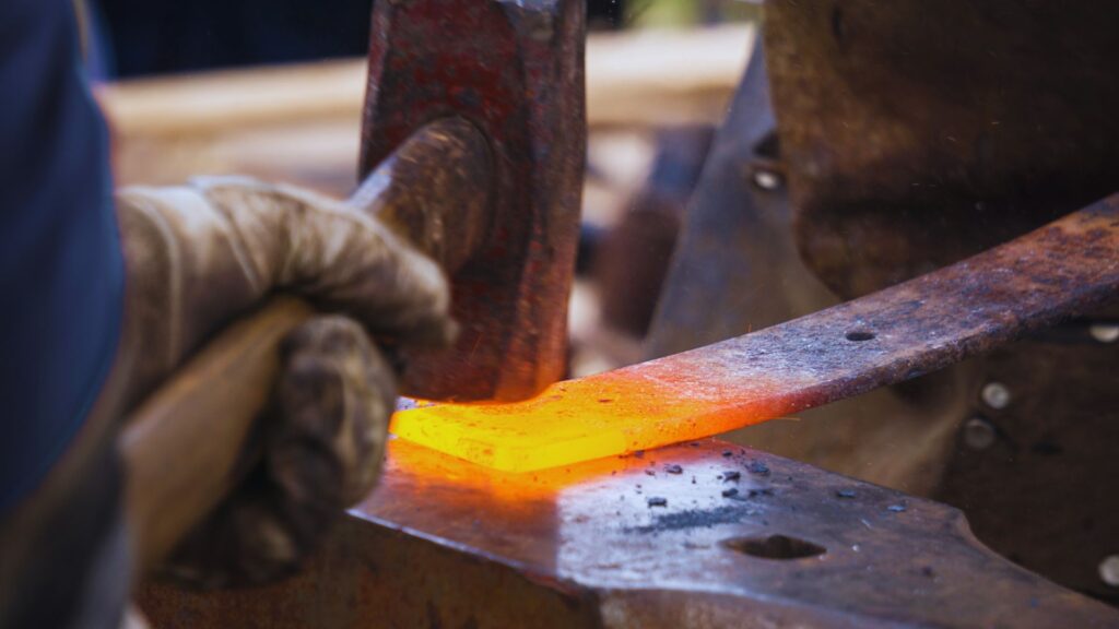 Forge de Sabre Japonais à Otsu, Kyoto : Atelier avec un Maître Forgeron