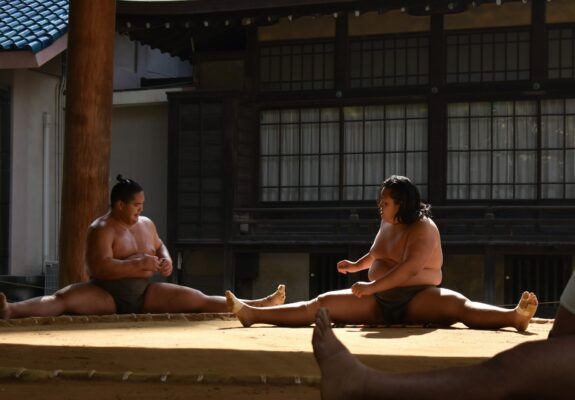Repas-Spectacle Sumo à Tokyo : Rencontrez d'Anciens Lutteurs !